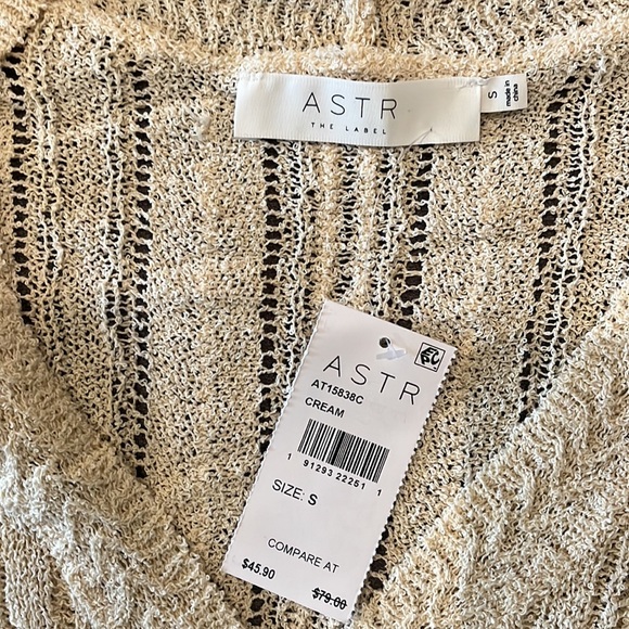 NWT ASTR Cream Wrap Front Sweater (S) - Picture 4 of 6